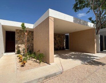SINGLE-STORY HOME FOR SALE IN CHOLUL